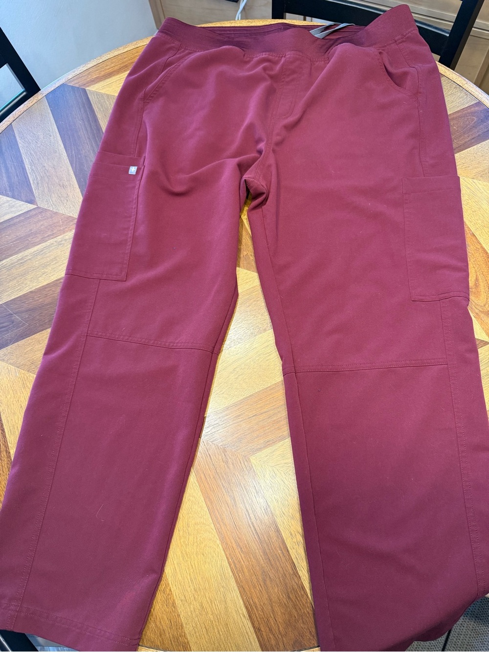 FIGS Kade Cargo Scrub Trousers in Burgundy with Gray Tie XXL short - Picture 3 of 11
